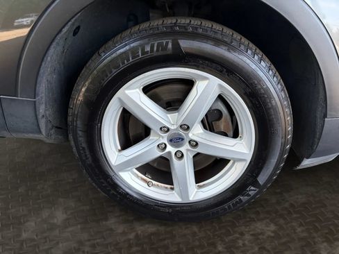 Used 2017 Ford Explorer XLT AWD/4WD image 40