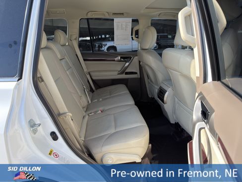 Used 2014 Lexus GX 460 w/ Premium Package AWD/4WD image 18