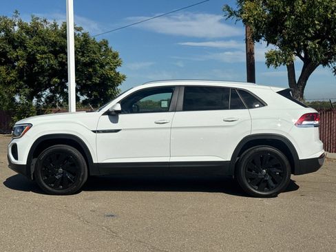 Used 2025 Volkswagen Atlas Cross Sport SE FWD image 7