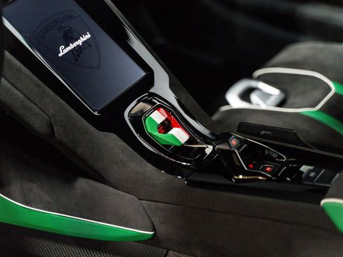 Used 2024 Lamborghini Huracan Sterrato AWD/4WD image 7