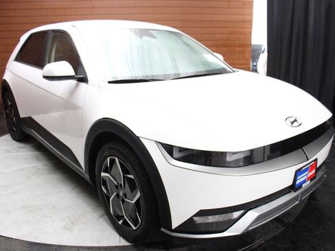 Used 2024 Hyundai Ioniq 5 SEL image 11