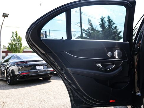 Used 2019 Mercedes-Benz E 300 4MATIC image 27