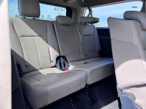 Used 2024 Ford Expedition Max XLT image 13