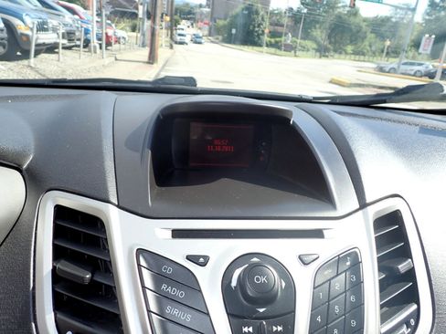 Used 2011 Ford Fiesta SE w/ 201A Rapid Spec Order Code image 24