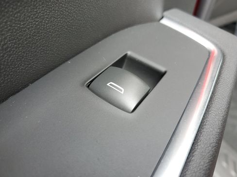 New 2026 GMC Sierra 1500 SLT w/ SLT Convenience Package image 16