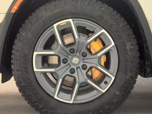 Used 2023 Rivian R1S Adventure image 9