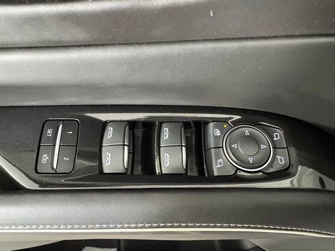Used 2022 Cadillac Escalade Sport Platinum AWD/4WD image 18