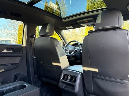 Used 2023 Volkswagen Atlas Cross Sport SE w/ Panoramic Sunroof Package image 26