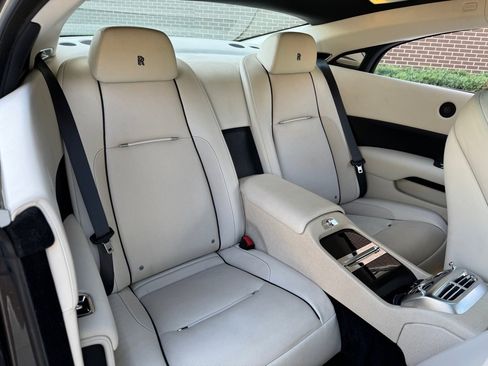Used 2016 Rolls-Royce Wraith image 25