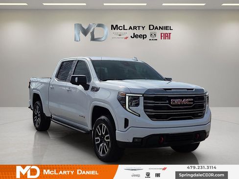 Used 2022 GMC Sierra 1500 AT4 w/ AT4 Preferred Package image 1
