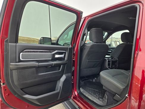 Used 2022 RAM 2500 Big Horn w/ Level C Equiment Group image 28