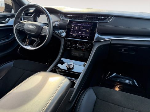 Used 2022 Jeep Grand Cherokee L Laredo image 10