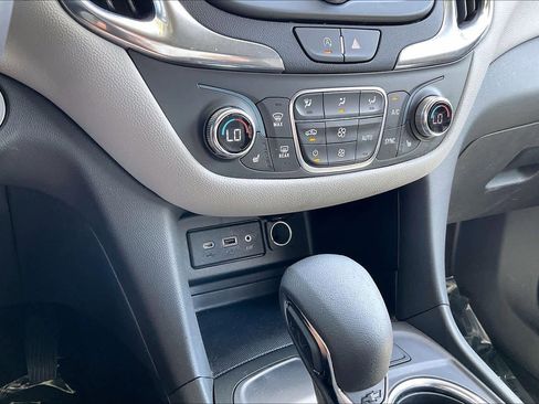 Certified 2023 Chevrolet Equinox LT image 30
