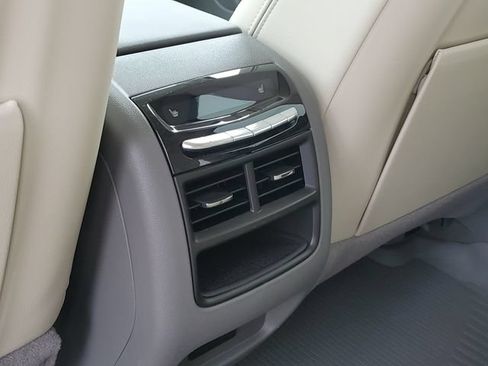 Certified 2024 Cadillac XT5 Premium Luxury w/ LPO, Floor Liner Package AWD/4WD image 31