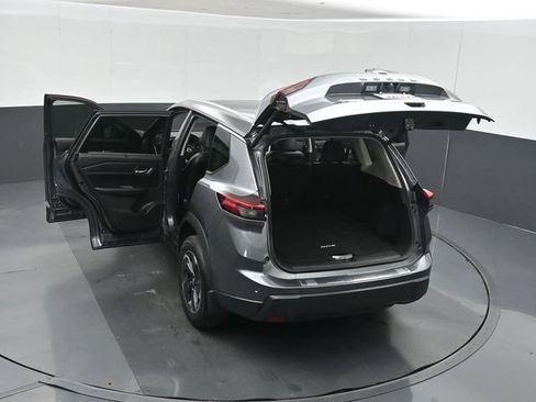 Used 2024 Nissan Rogue SV w/ SV Premium Package FWD image 58