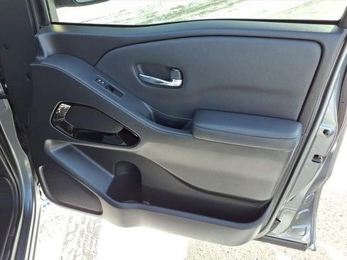 Used 2023 Nissan Frontier SV w/ Midnight Edition Package image 20