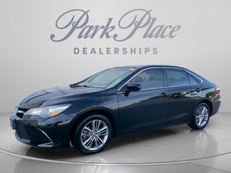 Used 2017 Toyota Camry SE w/ Moonroof Package FWD video 1