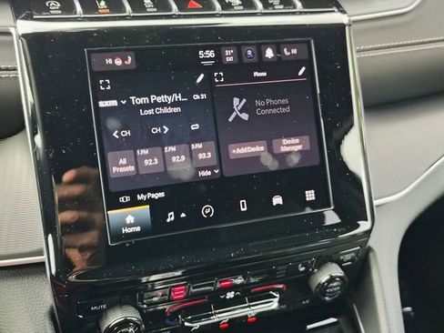 New 2025 Jeep Grand Cherokee L Altitude image 24