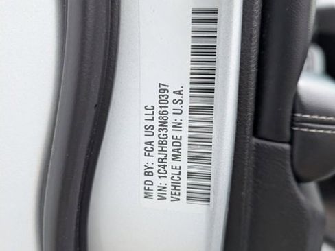 Used 2022 Jeep Grand Cherokee Limited image 26