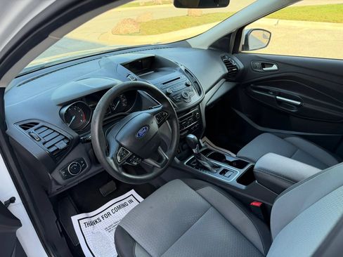 Used 2017 Ford Escape SE w/ SE Cold Weather Package AWD/4WD image 13