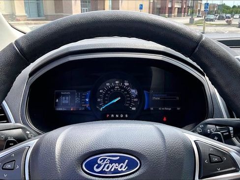 Used 2023 Ford Edge Titanium w/ Class II Trailer Tow Package AWD/4WD image 13