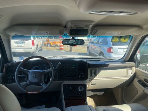 Used 2002 Cadillac Escalade Luxury image 20
