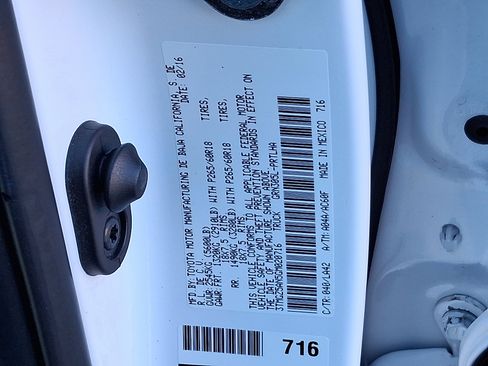 Used 2016 Toyota Tacoma Limited image 28