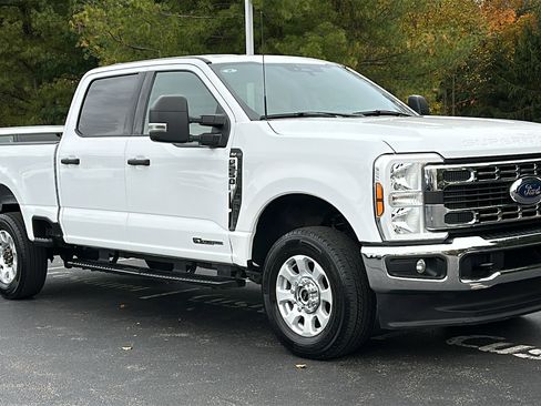 Used 2024 Ford F250 XLT image 2