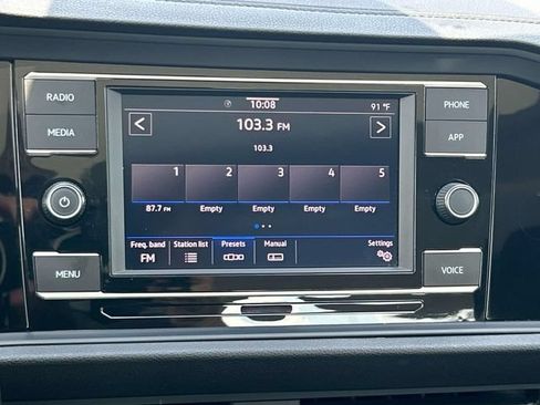 Used 2024 Volkswagen Jetta SE FWD image 32