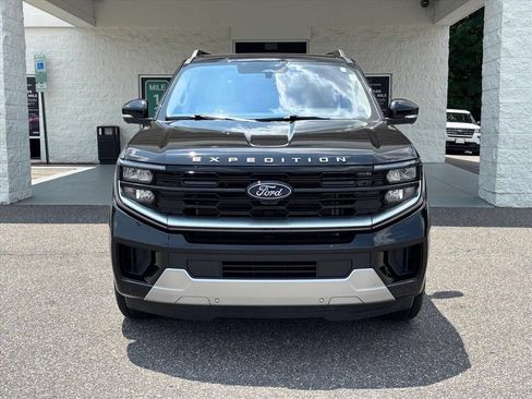 Used 2025 Ford Expedition Max Platinum w/ Driver's Package AWD/4WD image 22