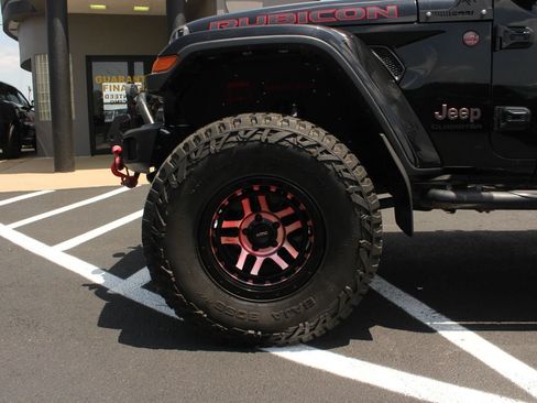 Used 2020 Jeep Gladiator Rubicon AWD/4WD image 3