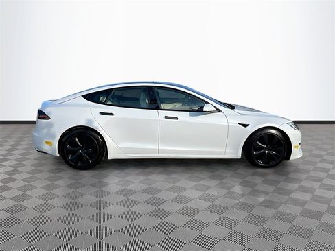 Used 2022 Tesla Model S image 8
