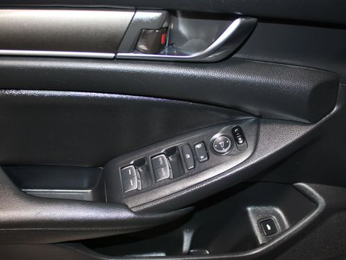 Used 2019 Honda Accord LX image 9