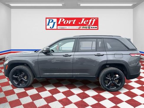 Certified 2023 Jeep Grand Cherokee Altitude image 6