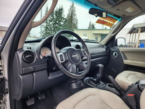 Used 2003 Jeep Liberty Renegade image 11
