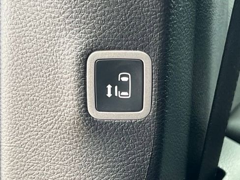 New 2026 Chrysler Pacifica Select w/ S Appearance Package FWD image 30