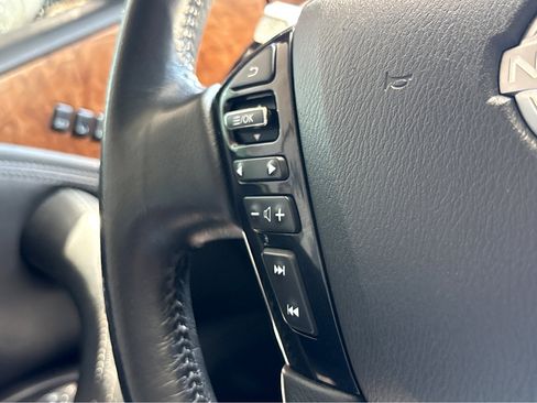 Used 2023 Nissan Armada SL image 14