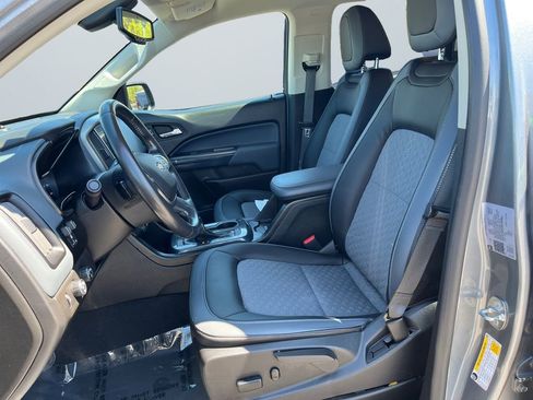 Used 2022 Chevrolet Colorado Z71 AWD/4WD image 9