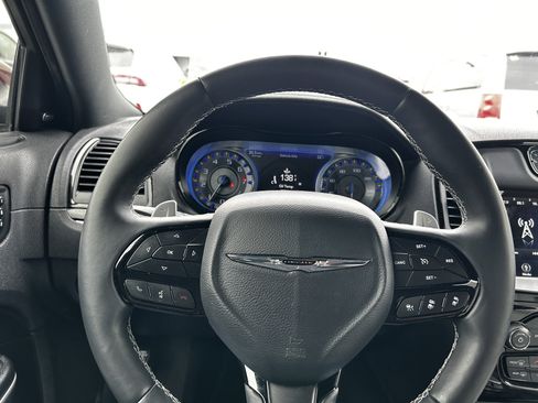 Used 2019 Chrysler 300 S w/ Safetytec Plus Group image 18