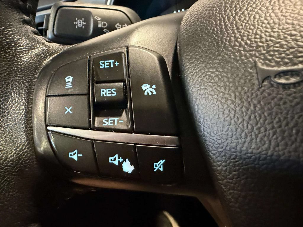 Used 2020 Ford Escape SEL FWD image 40