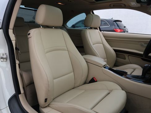 Used 2011 BMW 328i Coupe w/ Premium Pkg image 13