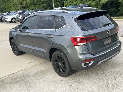 Certified 2023 Volkswagen Taos SE w/ Panoramic Sunroof Package FWD image 7