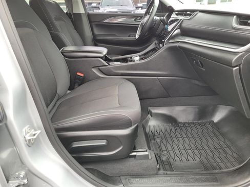 Used 2022 Jeep Grand Cherokee L Laredo w/ Luxury Tech Group I image 20