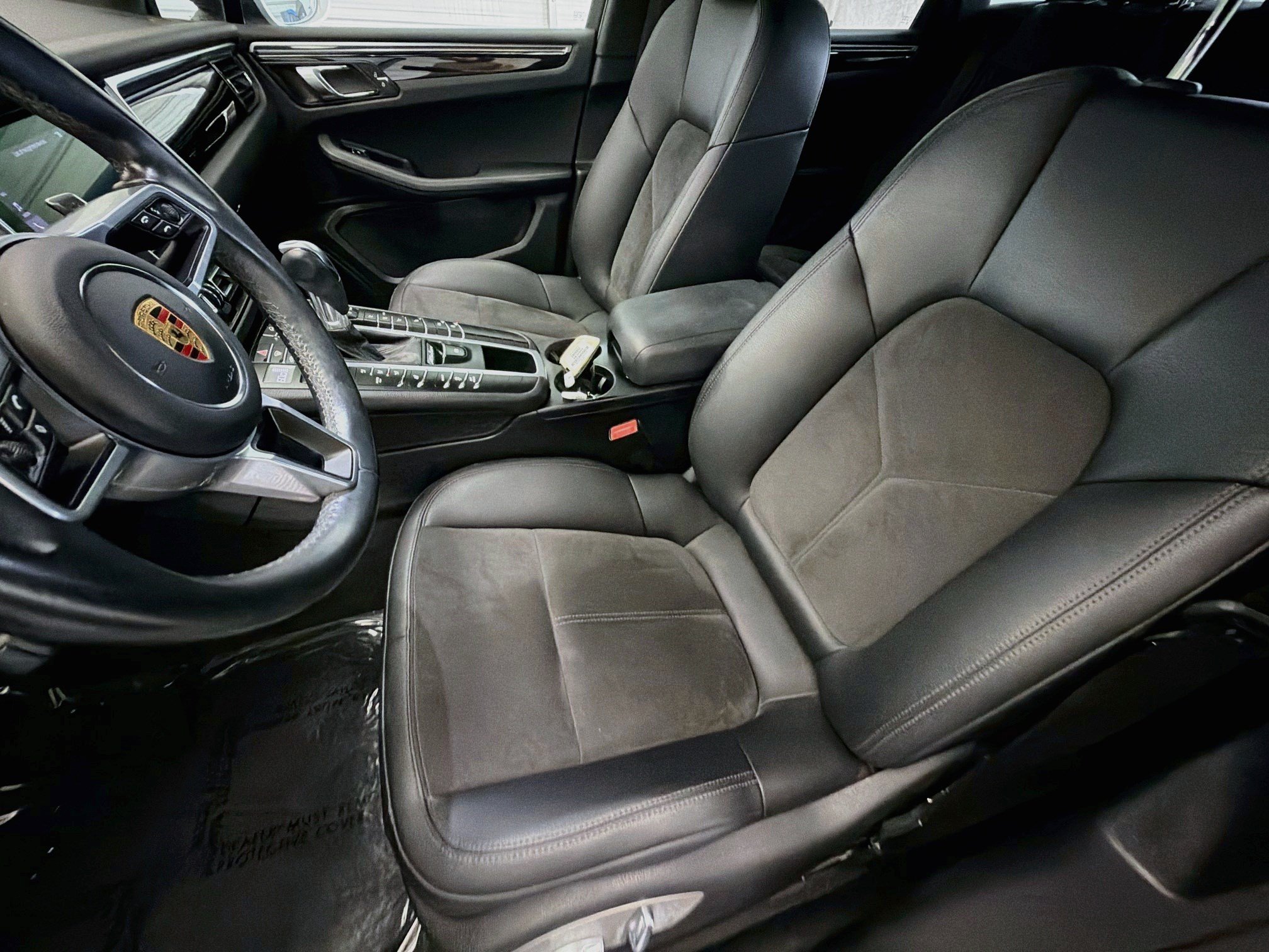 Used 2021 Porsche Macan AWD/4WD image 11