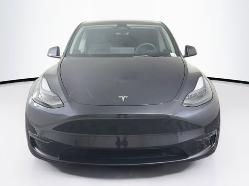 Used 2024 Tesla Model Y Long Range RWD image 2