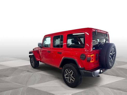Used 2025 Jeep Wrangler Unlimited Sahara AWD/4WD image 6