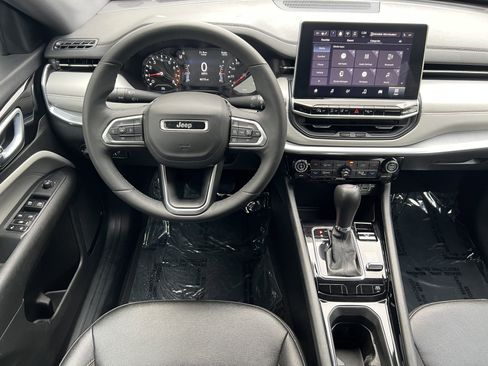 Used 2024 Jeep Compass Limited image 33