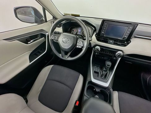 Used 2021 Toyota RAV4 XLE w/ Convenience Package AWD/4WD image 9