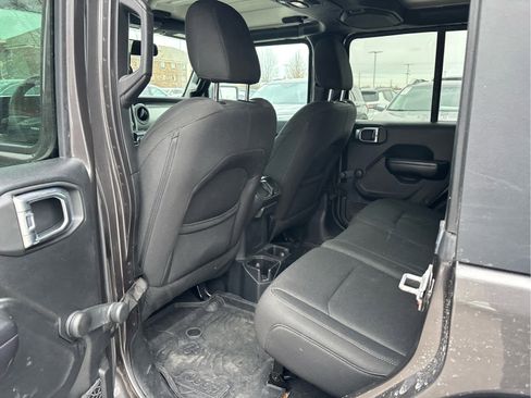 Used 2018 Jeep Wrangler Unlimited Sport image 5