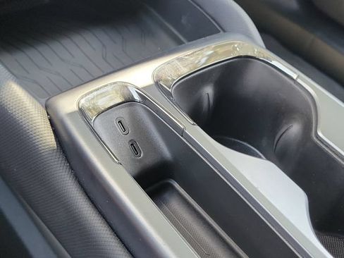 Used 2024 Chevrolet Equinox EV RS FWD image 37